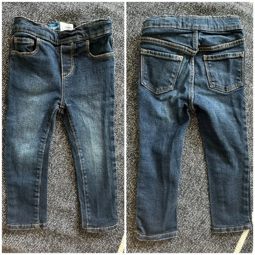 2 pairs Old Navy WOW Skinny Pull-On Jeans for Toddlers - size 2T